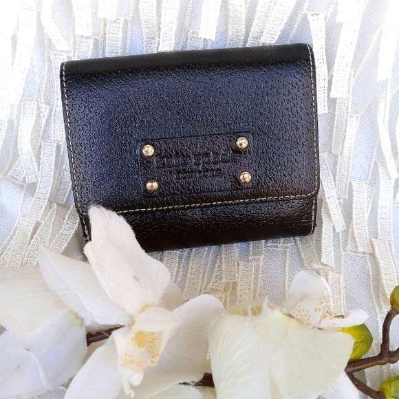 kate spade Handbags - Kate Spade Leather Wallet